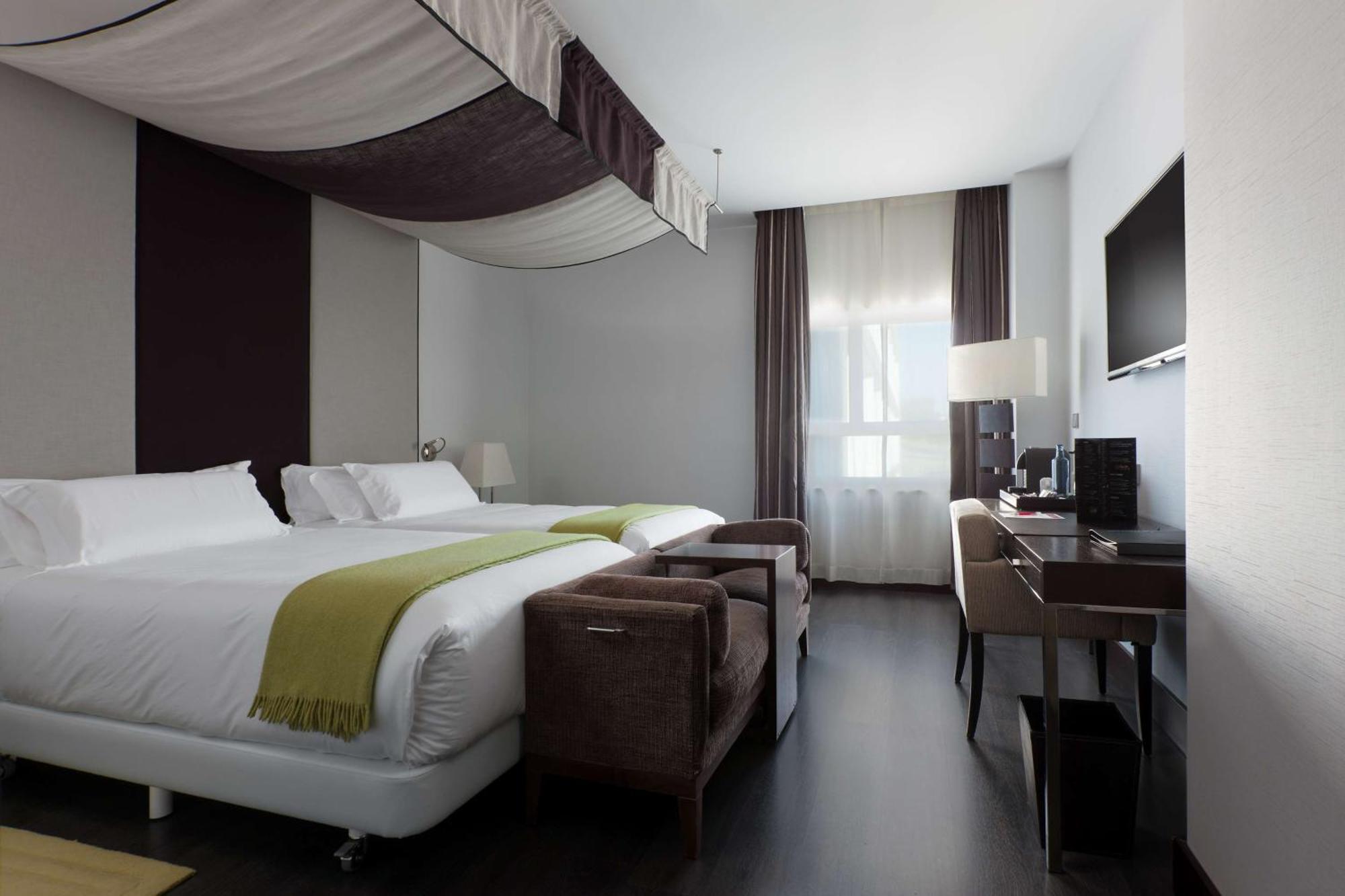 Готель Nh Collection Сантьяго-де-Компостела Екстер'єр фото A room at the hotel